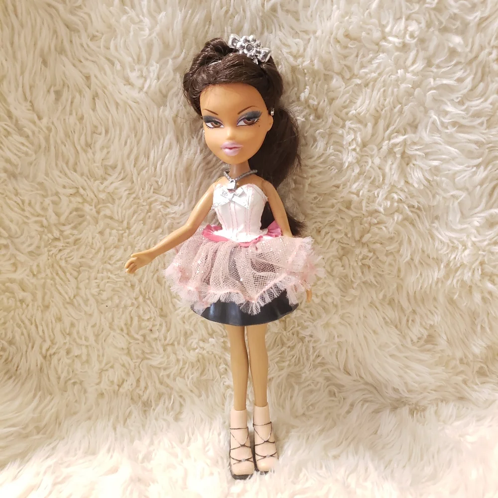 Bratz Light up Funk N Glow Yasmin Doll